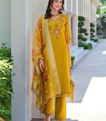 Women Floral Embroidered Regular Thread Work Kurta with Trousers & With Dupatta