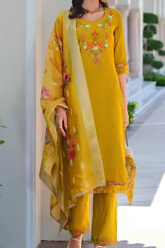 Women Floral Embroidered Regular Thread Work Kurta with Trousers & With Dupatta
