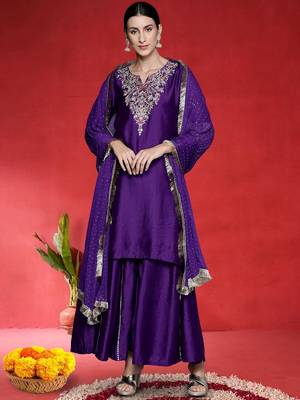 Women Floral Embroidered Kurta with Palazzos & Dupatta 1