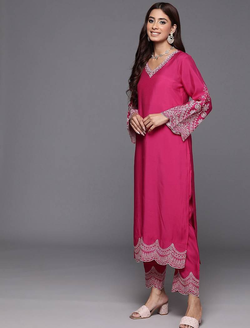 Women Floral Embroidered Thread Work Kurta with Embroidered Trousers & Dupatta