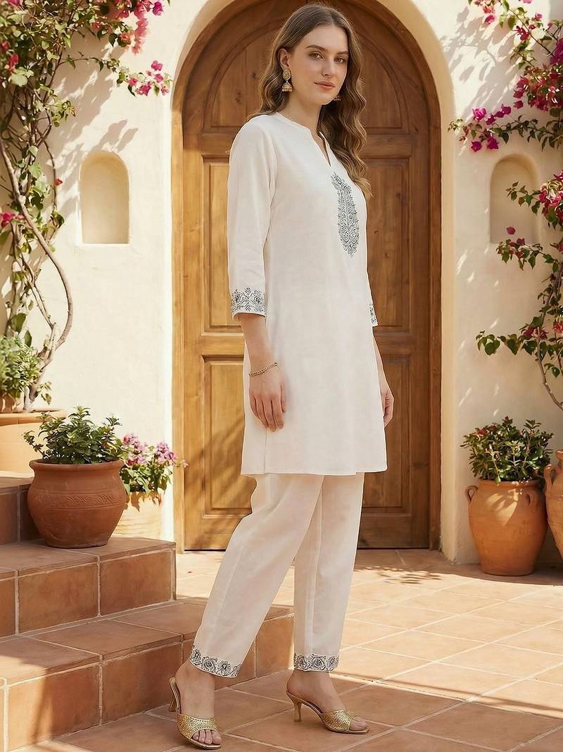 Embroidered Mandarin Collar Kurta Set