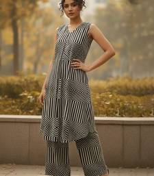 Women Striped Regular Kurta with Trousers