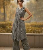 Women Striped Regular Kurta with Trousers