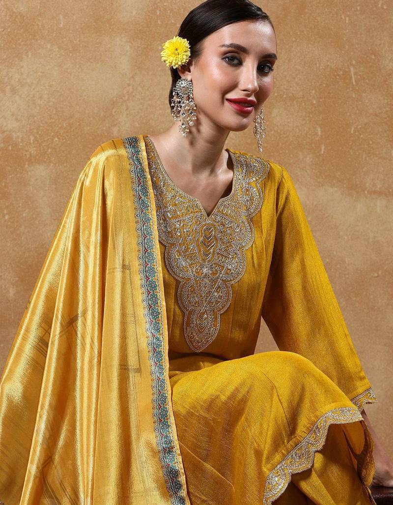 Women Yoke Design Regular Kurta with Trousers & With Dupatta
