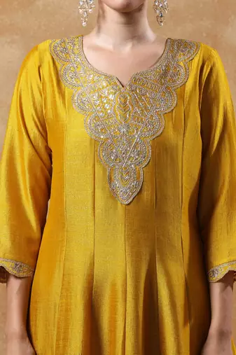 Women Yoke Design Regular Kurta with Trousers & With Dupatta