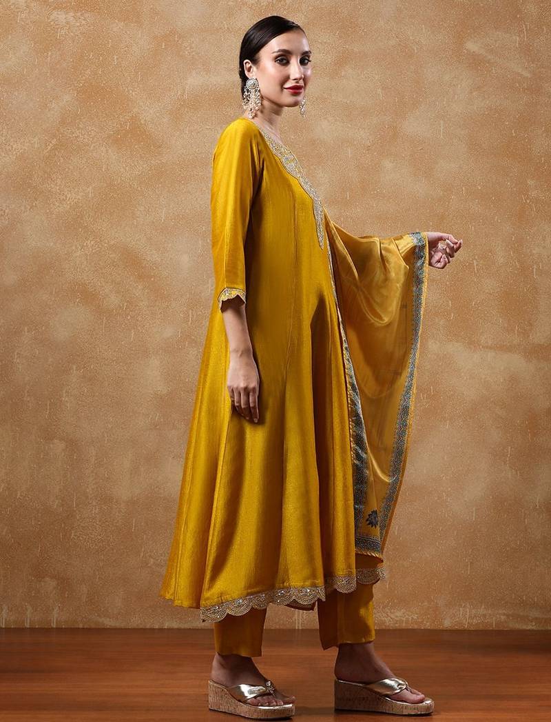 Women Yoke Design Regular Kurta with Trousers & With Dupatta