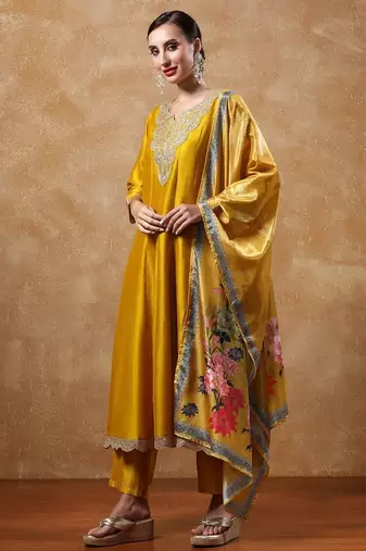 Women Yoke Design Regular Kurta with Trousers & With Dupatta