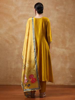 Women Yoke Design Regular Kurta with Trousers & With Dupatta 6