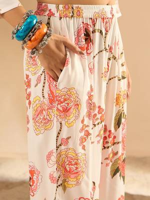 Women Floral Printed Regular Kurta with Palazzos 4