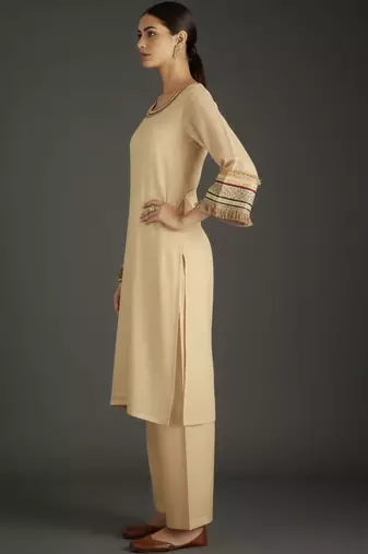 Women Ethnic Motifs Regular Thread Work Kurta with Trousers & With Dupatta