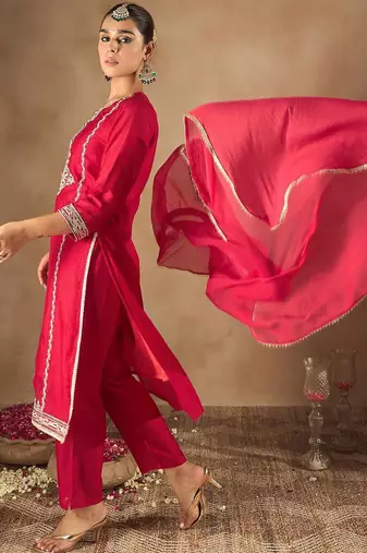 Women Paisley Embroidered Regular Kurta with Trousers & Dupatta