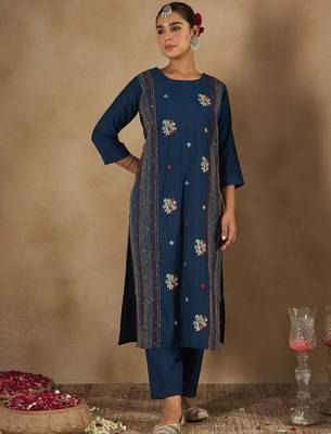 Women Floral Embroidered Regular Thread Work Kurta with Trousers 1