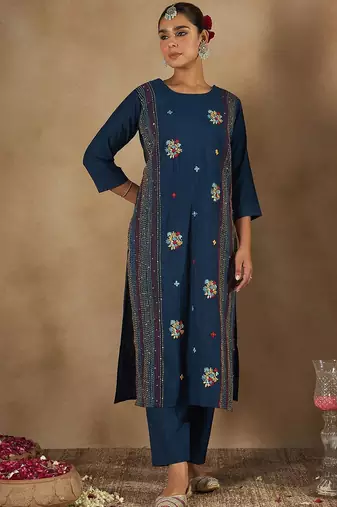 Women Floral Embroidered Regular Thread Work Kurta with Trousers