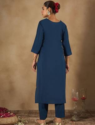 Women Floral Embroidered Regular Thread Work Kurta with Trousers 6