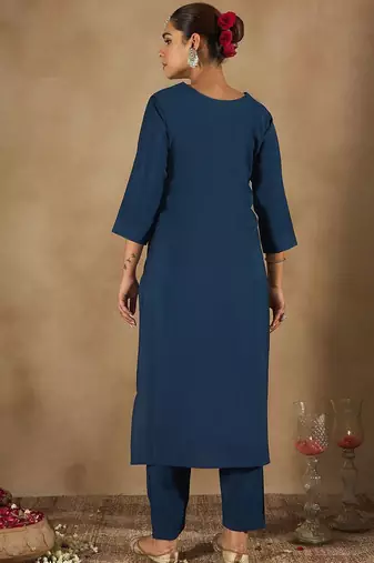Women Floral Embroidered Regular Thread Work Kurta with Trousers