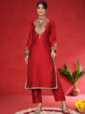 Women Floral Embroidered Regular Kurta With Trousers & Dupatta 1