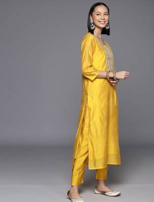 Women Ethnic Motifs Embroidered Chanderi Silk Kurta with Trousers & With Dupatta 5