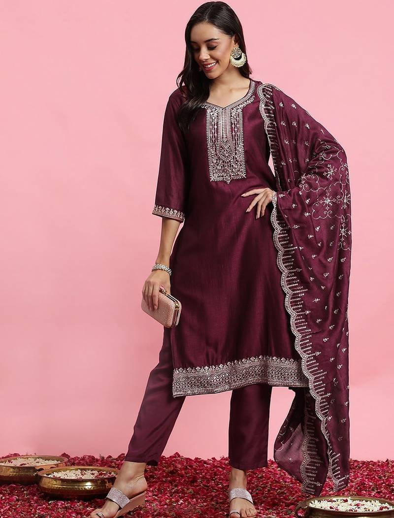 Floral Embroidered Regular Thread Work Kurta With Trousers & Dupatta
