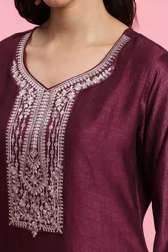 Floral Embroidered Regular Thread Work Kurta With Trousers & Dupatta