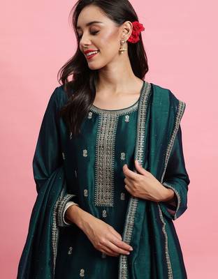 Ethnic Motifs Embroidered Sequinned Straight Kurta & Trousers With Dupatta 5