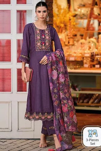 Floral Yoke Design Regular Thread Work A-Line Kurta with Trousers & With Dupatta
