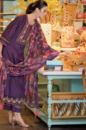 Floral Yoke Design Regular Thread Work A-Line Kurta with Trousers & With Dupatta