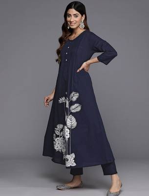 Floral Printed Kurta with Trousers & Dupatta 6