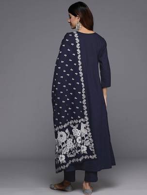 Floral Printed Kurta with Trousers & Dupatta 7