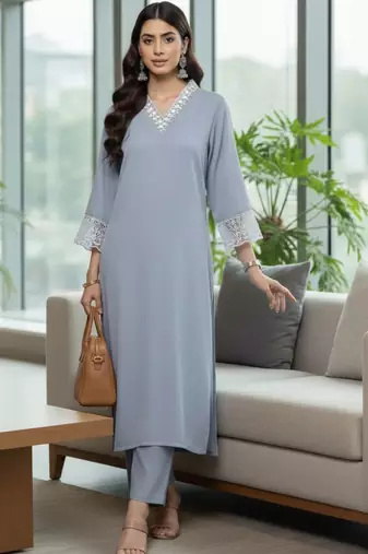 Women Regular Thread Work Silk Crepe Kurta with Trousers