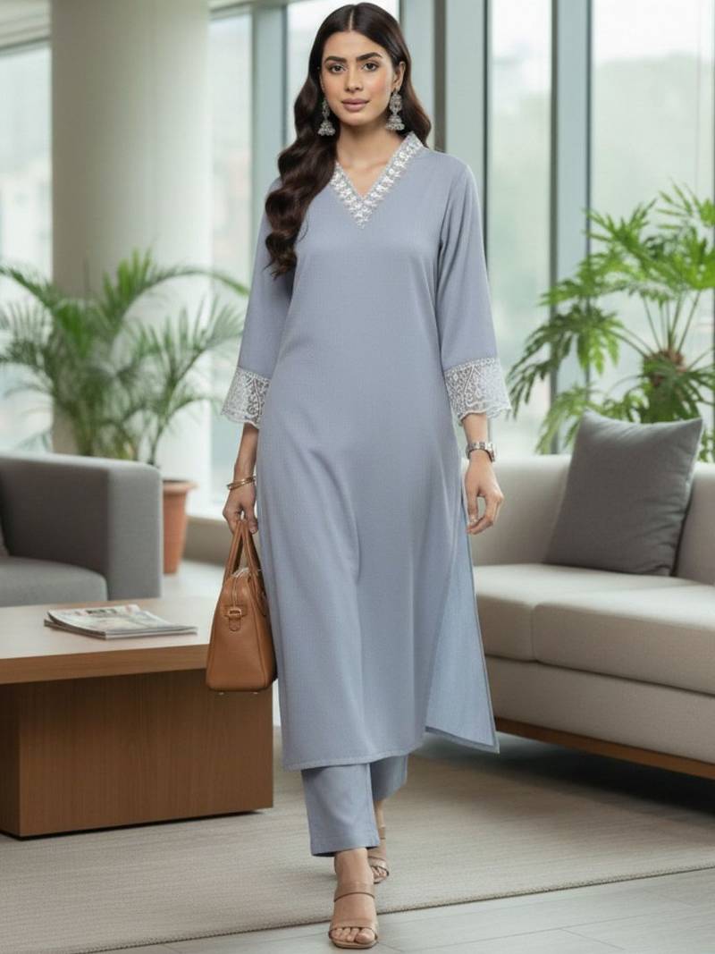 Women Regular Thread Work Silk Crepe Kurta with Trousers