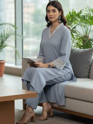 Women Regular Thread Work Silk Crepe Kurta with Trousers 6