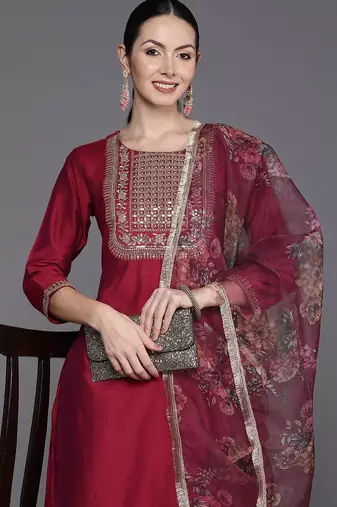 Women Floral Yoke Design Sequinned Chanderi Silk Kurta with Trousers & Dupatta