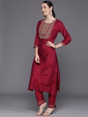 Women Floral Yoke Design Sequinned Chanderi Silk Kurta with Trousers & Dupatta 6