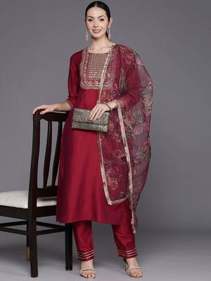 Women Floral Yoke Design Sequinned Chanderi Silk Kurta with Trousers & Dupatta 8