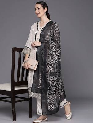 Floral Embroidered Regular Thread Work Linen Kurta with Trousers & Dupatta 8