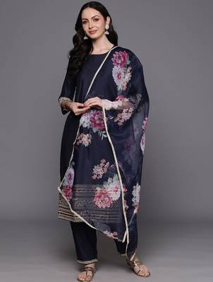 Ethnic Motifs Embroidered Regular Zardozi Liva Kurta with Trousers & With Dupatta 5