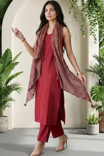 Women Ethnic Motifs Regular Kurta with Trousers & With Dupatta