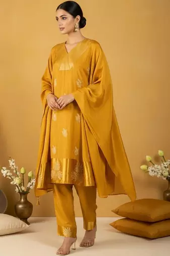Women Ethnic Motifs Printed Regular Thread Work Kurta with Trousers