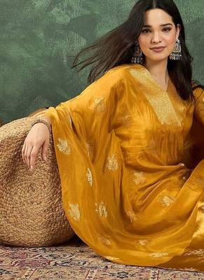 Women Ethnic Motifs Printed Regular Thread Work Kurta with Trousers 2