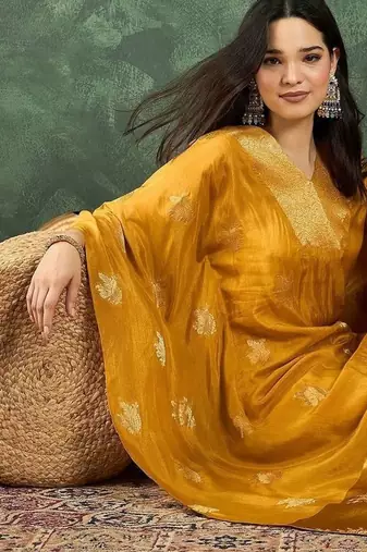 Women Ethnic Motifs Printed Regular Thread Work Kurta with Trousers
