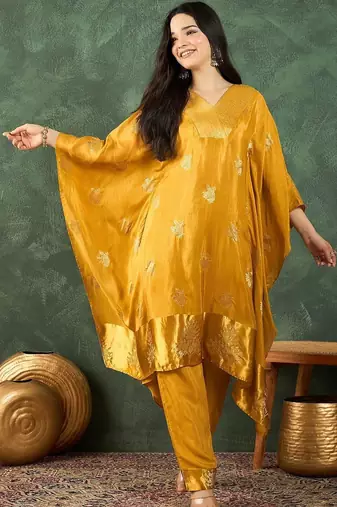 Women Ethnic Motifs Printed Regular Thread Work Kurta with Trousers