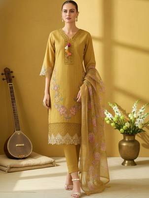 Women Floral Embroidered Regular Thread Work Pure Cotton Kurta with Trousers & With Dupatta 1