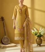 Women Floral Embroidered Regular Thread Work Pure Cotton Kurta with Trousers & With Dupatta