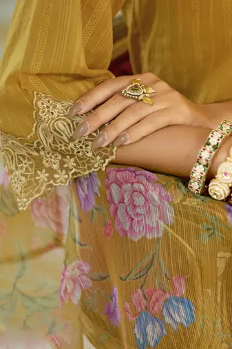 women floral embroidered regular thread work  cotton kurta with trousers & with dupatta