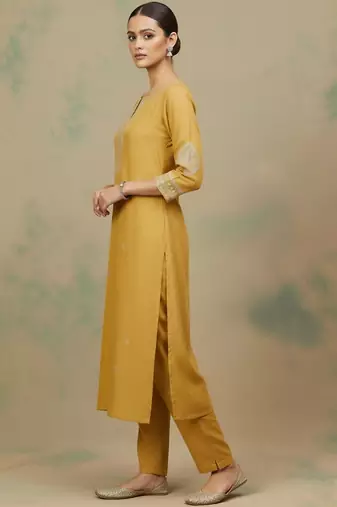 Women Ethnic Motifs Embroidered Regular Thread Work Kurta with Trousers & With Dupatta