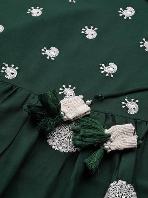 Women Green Ethnic Motifs Embroidered Kurta with Trousers 2