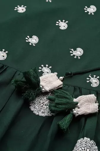 Women Green Ethnic Motifs Embroidered Kurta with Trousers