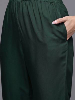 Women Green Ethnic Motifs Embroidered Kurta with Trousers 3