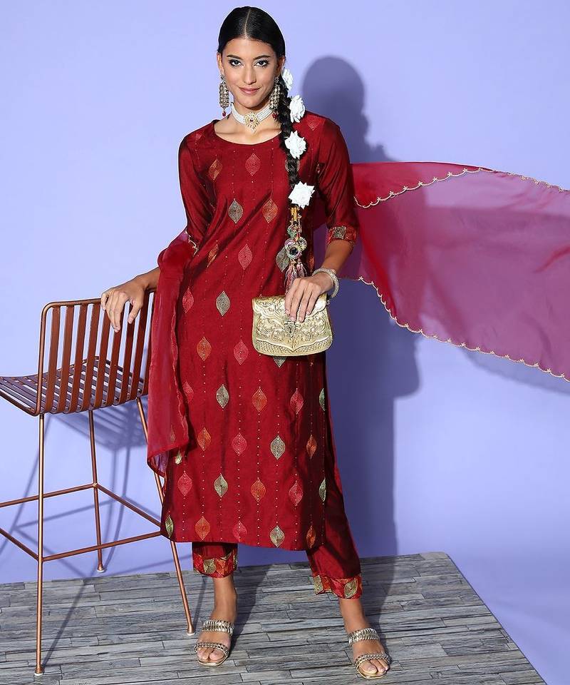 Women Maroon Floral Embroidered Sequinned Liva Kurta with Trousers & With Dupatta