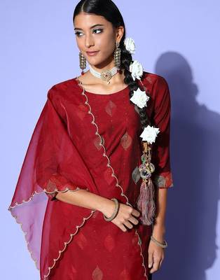 Women Maroon Floral Embroidered Sequinned Liva Kurta with Trousers & With Dupatta 2